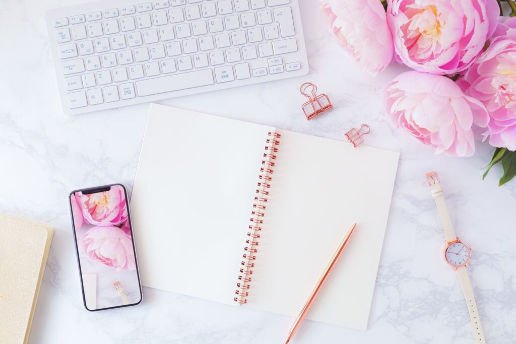 パソコンのあるデスク